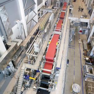 2 Kabelschlepp-Systeme  ... sichern die Energieversorgung für das mobile Trockungsmodul der Voith Paper-Forschungsanlage.