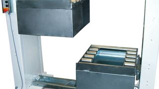 Um körperliche Belastungen bei der Montage  zu reduzieren, setzt VW an seinem Standort Baunatal Hubgeräte für körperschonende Montage von Ventzki Handling Systems ein. (Bild: Ventzki Handling Systems)