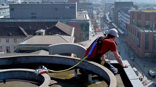 Die Breite der Führungsschiene muss mit der jeweils dafür vorgesehenen Cradle-Guard-Variante übereinstimmen. (Bild: ABS)