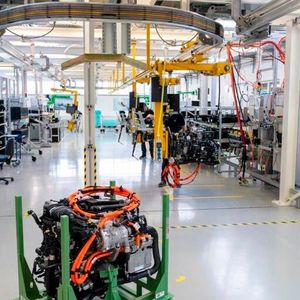 Ein kleiner Blick in die Brennstoffzellen-Endmontage bei Daimler Truck in Stuttgart.