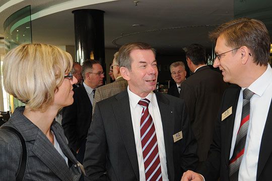 ... diskutiert ... (Archiv: Vogel Business Media)