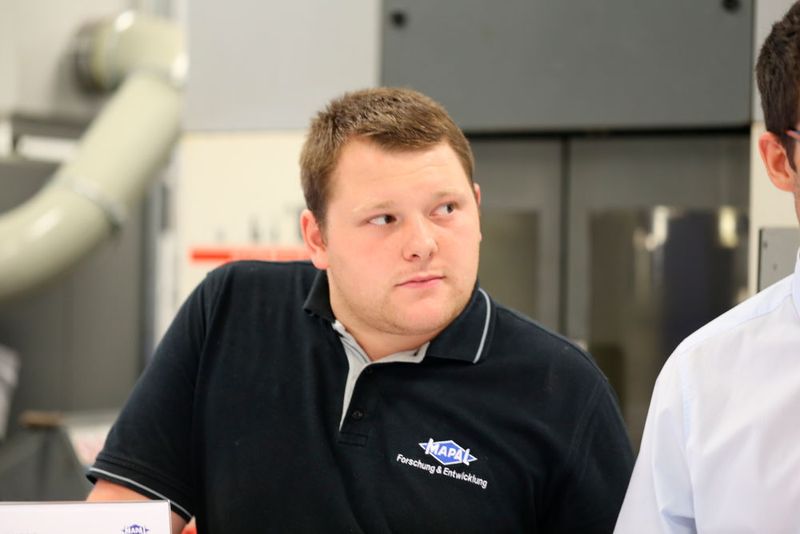 Besucher und Mapal-Entwicklungsexperten an den Fachpressetagen (Matthias Böhm)