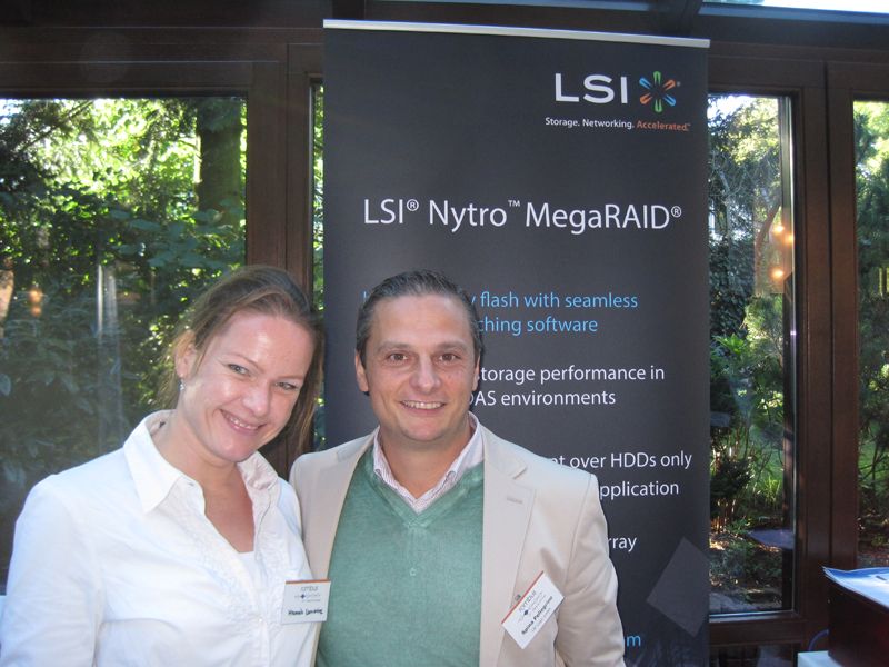 Hannah Lamotte (IT-BUSINESS) und Pellegrino Spina (LSI) (Bild: IT-BUSINESS)