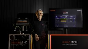 Claude Jaquemet zeigt das Demo-System von Maxon Mind. (Bild: Maxon)