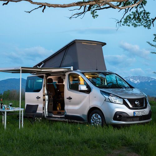 Der Nissan NV300 Michelangelo steht für knapp 60.000 Euro bei ausgewählten Nissan-Händlern.(Bild:  Nissan)