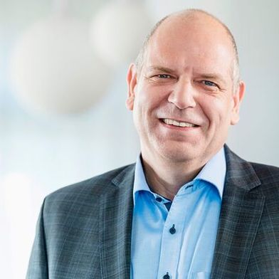 „Haupttreiber bleiben Energieerzeugung und Rechenzentren, aber auch Branchen wie Öl und Gas, Wasser und Abwasser sowie Pharma,“ so Axel Lorenz, Vorsitzender des Fachbereichs Messtechnik und Prozessautomatisierung im ZVEI-Fachverband Automation. (Bild: Stefan Koeppel & Siemens AG)