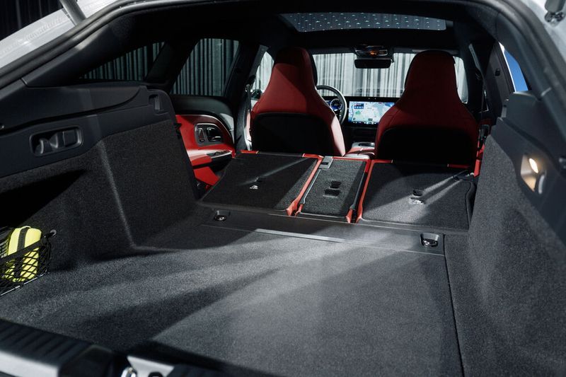 Hier passt mehr Gepäck rein als in der Limousine. (Bild: Mercedes-Benz)