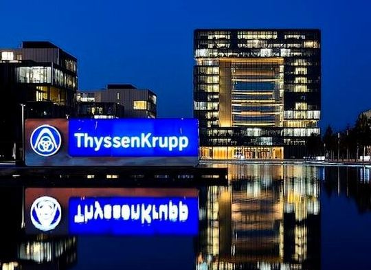 Die Lage bei Thyssenkrupp hat sich laut Aussage von Dennis Grimm, dem neuen Chef der Stahlsparte, in letzter Zeit noch verschärft. Das fordere noch rigorosere Maßnahmen ...(Bild:  Thyssenkrupp)