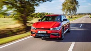 Der Kia EV6 ist ab 44.990 Euro (abzüglich Förderung) erhältlich. (Bild: Kia)