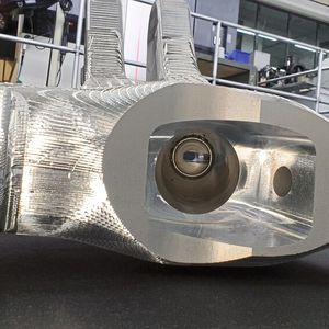 Die Bohrung durch das Landebein hat eine Tiefe von 790 Millimetern und geht durch das ganze Bauteil hindurch.(Bild:  Ingersoll)