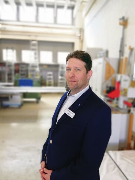Matthias Dorsch betreut als Betriebstechniker eine Vielzahl von Shows und Messen auf dem Gelände. (Deutsche Messe)