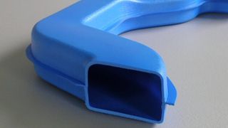 Ein Luftkanal-Prototyp aus Polyolefin-Schaumstoff von Sekisui Alveo, hergestellt im Vakuum-Twin-Sheet-Verfahren. (Foto: Sekisui)