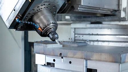 Die universellen Einsatzmöglichkeiten und die starke Performance machen die SilverLine-Fräser zu beliebten Werkzeugen in der Lohnfertigung (CERATIZIT Deutschland GmbH)