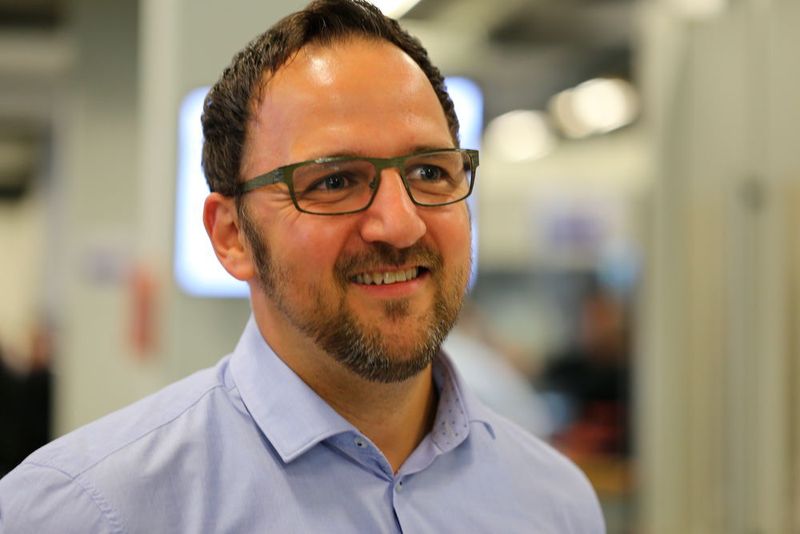 Besucher und Mapal-Entwicklungsexperten an den Fachpressetagen (Matthias Böhm)