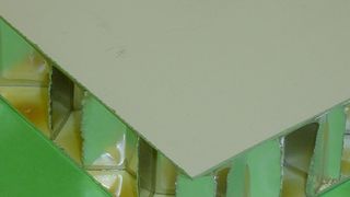 Passend zum ausgewählten Werkstoff muss auch die richtige Klebstoff-Auswahl getroffen werden. (Bild: Ruderer)