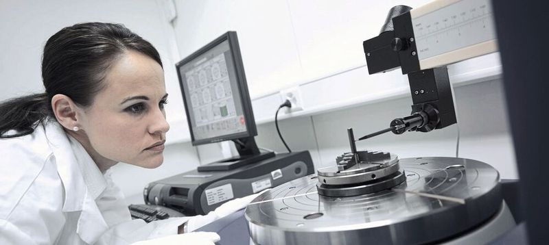 Oerlikon Balzers entwickelt u. a. Werkzeugbeschichtungen, die auf die jeweiligen zu zerspanenden Werkstoffe zugeschnitten sind.  (Bild: @MICHAELREINHARD)