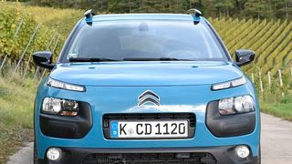 Der C4 Cactus beeinflusst mit seiner Formgebung immer mehr Citroën-Modelle. (Rosenow/»kfz-betrieb«)