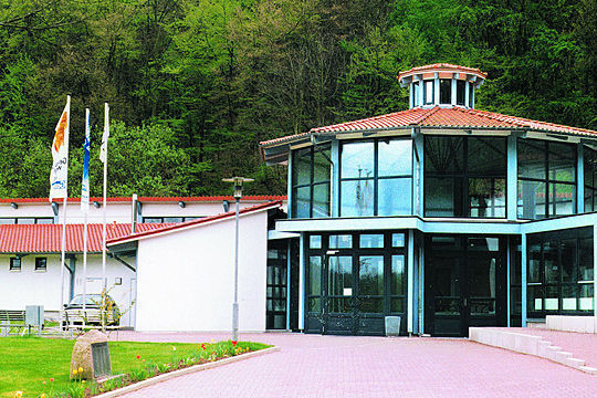 Die BFC in Northeim besteht erst seit 1994. Das Haus ist daher moderner und liegt zentraler in Deutschland als der Standort Calw. (BFC Northeim)