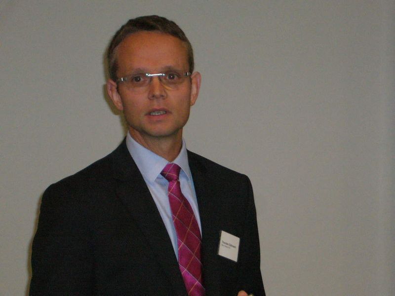 Dr. Thorsten Zellmann, Leiter des Anwendungszentrums spandende Werkzeugmaschine im geschäftsbereich Hydraulics bei Bosch Rexroth verspricht eine Senkung des Energieverbrauchs um bis zu 88% mit dem KST-Booster. (Archiv: Vogel Business Media)