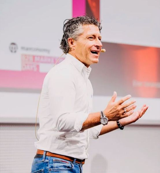 Uwe Seebacher, CFO der FYNEST Internation sieht drei entscheidende Trends für 2025: Service ist das neue Marketing, GIO und GenX bieten neue Möglichkeiten im digitalen Marketing, KI ist weder Allheilmittel noch Selbstläufer. (Bild: marconomy)