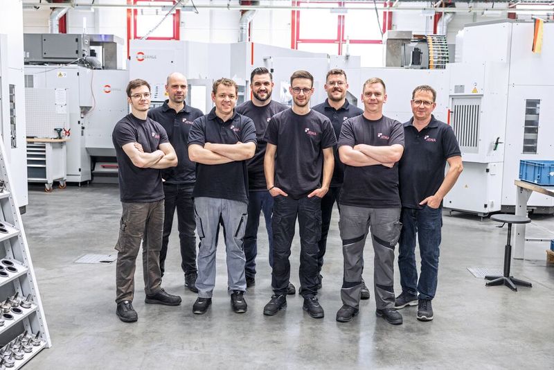 Die Fräs-Experten bei Jewa schätzen die Arbeit an den zuverlässigen Hermle-Maschinen. (Bild: maikgoering.de)