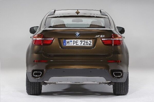 Der exklusive Status des X6 als Sports Activity Coupé wird durch gezielte Design-Modifikation und neue Ausstattungsmerkmale unterstrichen (Bild: BMW)