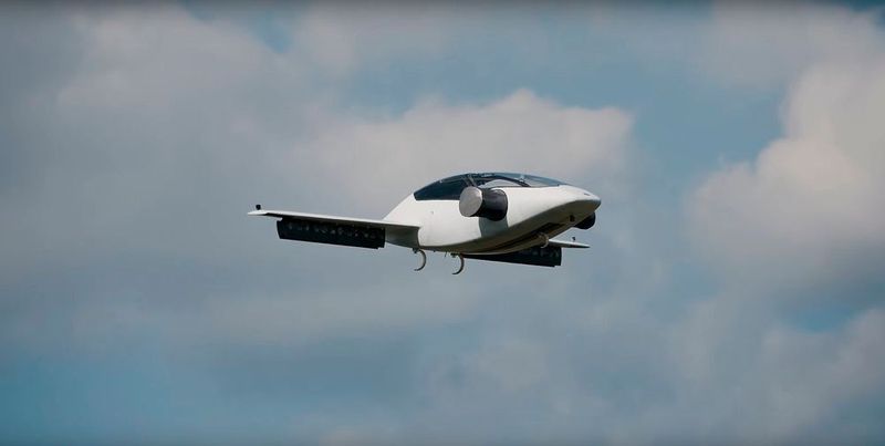 bei waagrecht stehnden Propellern fliegt der Lilium Jet wie ein herkömmliches Flugzeug (Lilium)