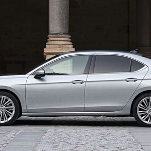 Die Skoda Superb Limousine ist 4,91 Meter lang.(Bild:  Skoda)