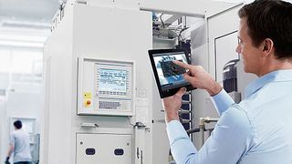 Mit der Schnittstellentechnik von Open Core Engineering können Ingenieure erstmals viele definierte Schnittstellen mit individuellen Software-Funktionen erstellen und dabei direkt auf die Steuerung zugreifen. (Bild: Bosch Rexroth)