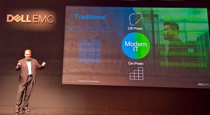 In den Produkten des vereinigten Unternehmens und in der Realität der Anwender werde alte und neue Infrastruktur noch lange nebeneinander existieren, erläutert Brian Gallagher, President Cloud Management Group bei Dell EMC. (Ariane Rüdiger)