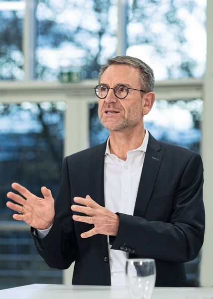 „Der 3D-Druck ist heute eine feste Größe in der Produktion. Er liefert reproduzierbare Ergebnisse und hat das Stadium des Experimentierens längst hinter sich gelassen.“ – Dr.-Ing. Stephan Bross, Geschäftsführender Direktor der KSB Management (Bild: KSB SE & Co. KGaA)