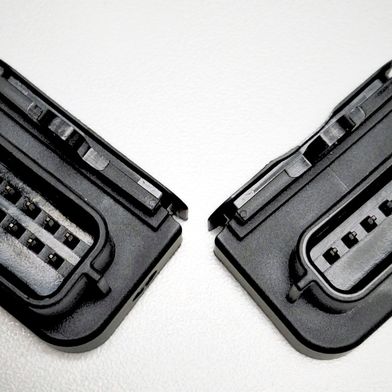 Die Stecker finden in Pkw-Luftfederungen Einsatz. Produziert werden zwei Modellvarianten.  (Bild: Rauschert und Wittmann)