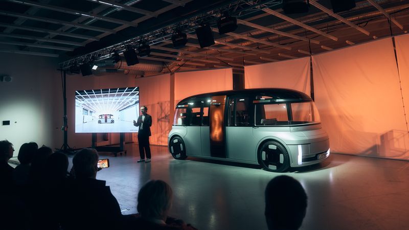 The SUE autonomous shuttle presented a few days ago. There will soon be globally standardized rules for the use of such vehicles.(Image: UE | STUDIOS/Maximilián Balázs)