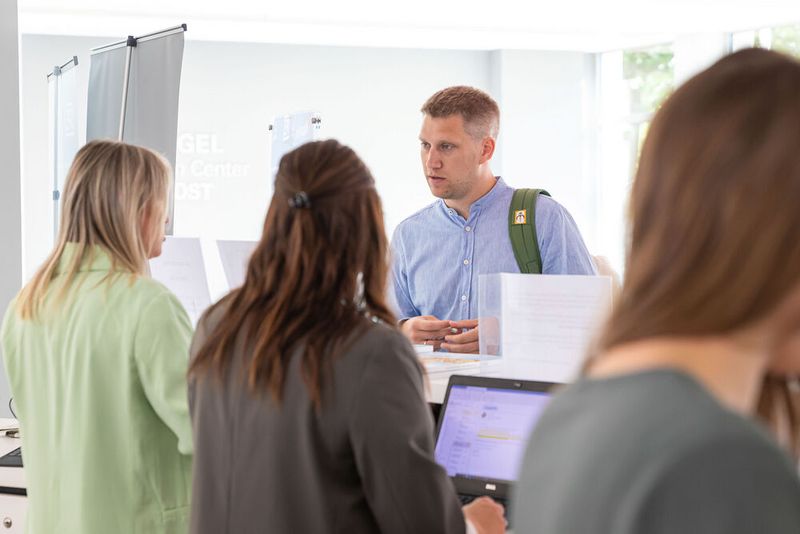 16. Anwenderkongress Steckverbinder: Der erste Steckverbinder-Tag am 5. Juli 2022 fokussierte neue Technologien und Trends wie den intelligenten Steckverbinder und KI in der Qualitätskontrolle, die additive Serienfertigung von Steckverbinder, DC-Verbindungstechnik, modulare Steckverbinder sowie messtechnische Verfahren. (Bild: Elektronikpraxis)