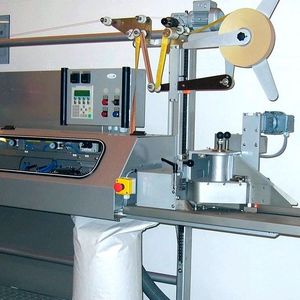 Die Hotmelt-Tapes sind maßgeschneidert für den Einsatz in modernen Sackverpackungsanlagen.(Bild:  Schümann)