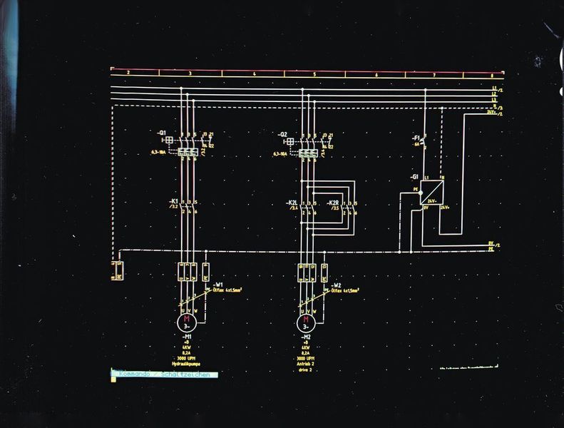 Horst Beran and Dr. Lex Bedijs founded “Automatisierungs- und Computertechnik AUCOTEC GmbH” in 1985/1986. The first software, Elcad, is developed for the planning of electrical engineering components in machines and systems. (Aucotec)