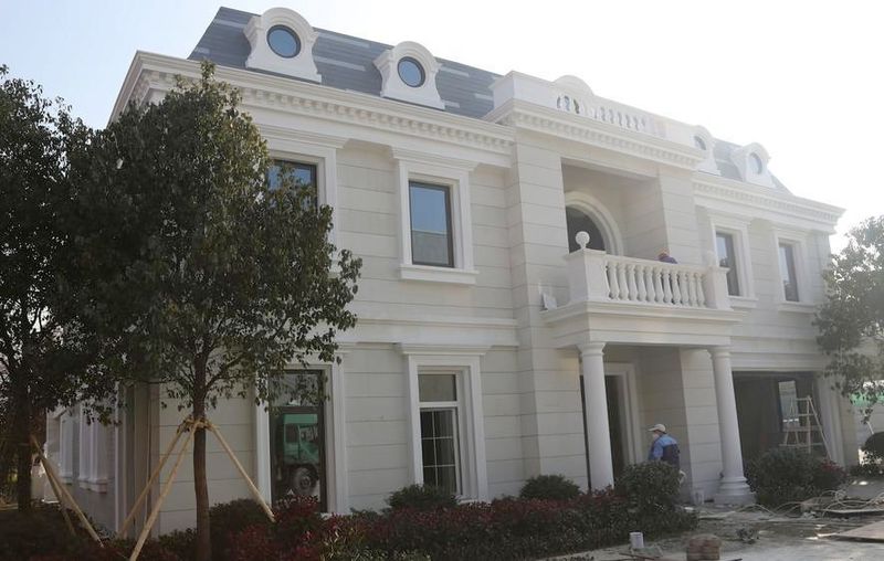 Diese 1100 Quadratmeter große Villa besteht aus Bauteilen aus dem 3D-Drucker. Kostenpunkt: 161.000 US-Dollar. (Bild: WinSun)