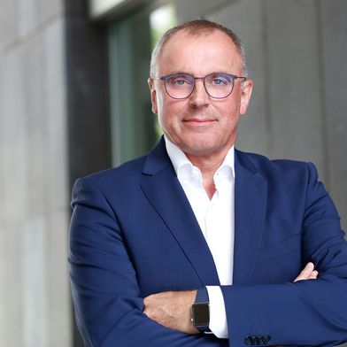 Lothar Fischer kümmerte sich acht Jahre lang als CTO um die Geschicke des Maschinen- und Anlagenbauers Dieffenbacher aus Eppingen. Nun hat er den Staffelstab übergeben, ist aber nicht aus der Welt ... (Bild: Dieffenbacher)