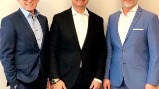 Techno-Aufsichtsrat Michael Ziegler, Architekt Jürgen Papadopoulos und Techno-Geschäftsführer Georg Wallus (v. li.) unterstützen die Fabrikatshändler bei ihrer Bauplanung.                   (Bild: Papadopoulos)