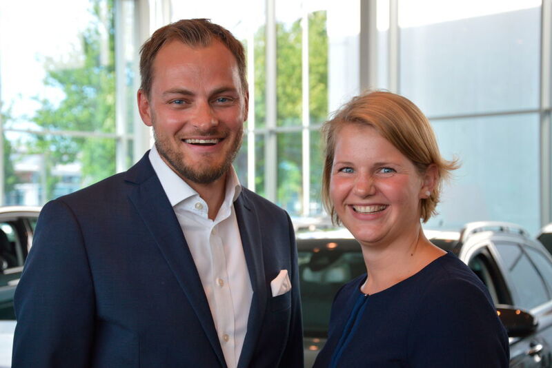 Marketing- und PR-Leiterin Lena Petersen und Verkaufsleiter Hendrik Wilms stellten der Jury des Internet Sales Awards 2017 das Onlinekonzept von Willy Tiedtke vor.  (Achter / »kfz-betrieb«)