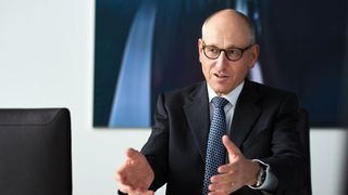 BMW-Einkaufsvorstand Andreas Wendt: „Wir sichern das geplante Wachstum bei elektrifizierten Fahrzeugen im Lieferantennetzwerk ab und integrieren gleichzeitig unsere Anforderungen zur Nachhaltigkeit in jede Auftragsvergabe.“ (BMW/Rainer Häckl)