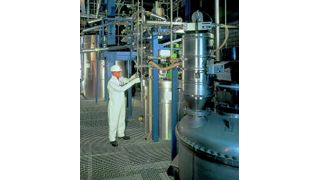 Geschlossene Systeme wie die Vakuumförderer von Volkmann verhelfen zu einem Reach-konformen Schüttguthandling.  (Bild: Volkmann)