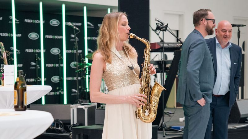 Saxophonistin Marion Andersons sorgte auf der Einweihungsfeier für die musikalische Untermalung.  (Bild: Feser Graf)