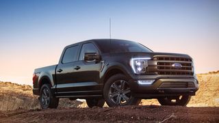 Der F-150 Lariat 5.0L V8 Ecoboost ist eines von vier Verbrenner-Modellen, die Hedin ab sofort über die deutschen Ford-Partner anbietet. Er kostet mindestens 97.000 Euro netto. (Bild: Ford Motor Company)