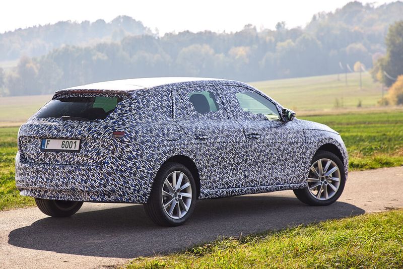Mit seinen Abmessungen und einem Radstand von 2.649 Millimetern liefert der Scala für die Kompaktklasse großzügige Platzverhältnisse im Innenraum. (Bild: Skoda)