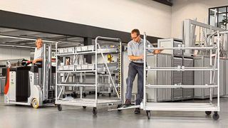 Für die perfekte Verbindung mehrerer Wagen miteinander und mit dem Zugfahrzeug sorgen die Deichseln und Kupplungen aus dem Item-MB-Systembaukasten. (Bild: Item)