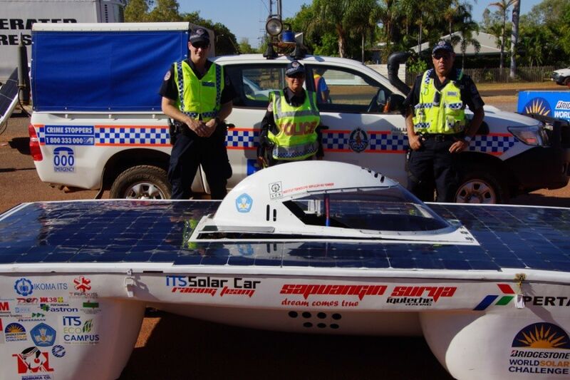 Impressionen vom Solarautorennen World Solar Challenge 2013. (Bild: World Solar Challenge)