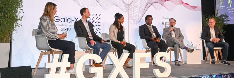 Sie gehören zu den ersten Anwendern von Gaia-X: Vivien Witt (Moderation), Jan Henrik Schönke (Leiter Forschung und Entwicklung der Lmis AG), Shalini Sahoo (Leitende Forscherin bei Bechtle), Gino Barnard (Projektmanager bei Univention), Harald Wagener (Gruppenleiter Cloud und IT an der Berliner Charité) und Jens Böcker (Böcker Ziemen Management Consultants). Sie gehören zu den ersten Anwendern von Gaia-X: Vivien Witt (Moderation), Jan Henrik Schönke (Leiter Forschung und Entwicklung der Lmis AG), Shalini Sahoo (Leitende Forscherin bei Bechtle), Gino Barnard (Projektmanager bei Univention), Harald Wagener (Gruppenleiter Cloud und IT an der Berliner Charité) und Jens Böcker (Böcker Ziemen Management Consultants).