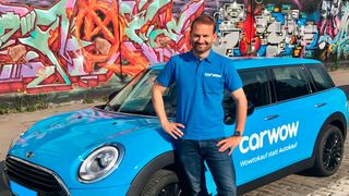 Die Neuwagenplattform Carwow will Händlern bis zum Jahresende eine vollwertige Leasingfunktion zur Vermarktung von Fahrzeugen bieten, wie Geschäftsführer Philipp Sayler von Amende (im Bild) im Gespräch mit »kfz-betrieb« sagte. (Bild: Carwow)