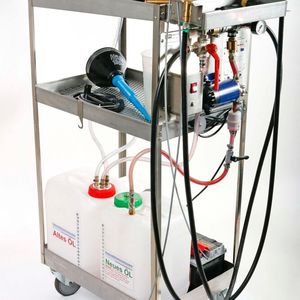 Das von Kfz-Meister Tim Eckart emtwickelte Spülsystem kann von ihm direkt oder vom Vertriebspartner Autotestgeräte Leitenberger erworben werden. (Bild: Autotestgeräte Leitenberger GmbH)